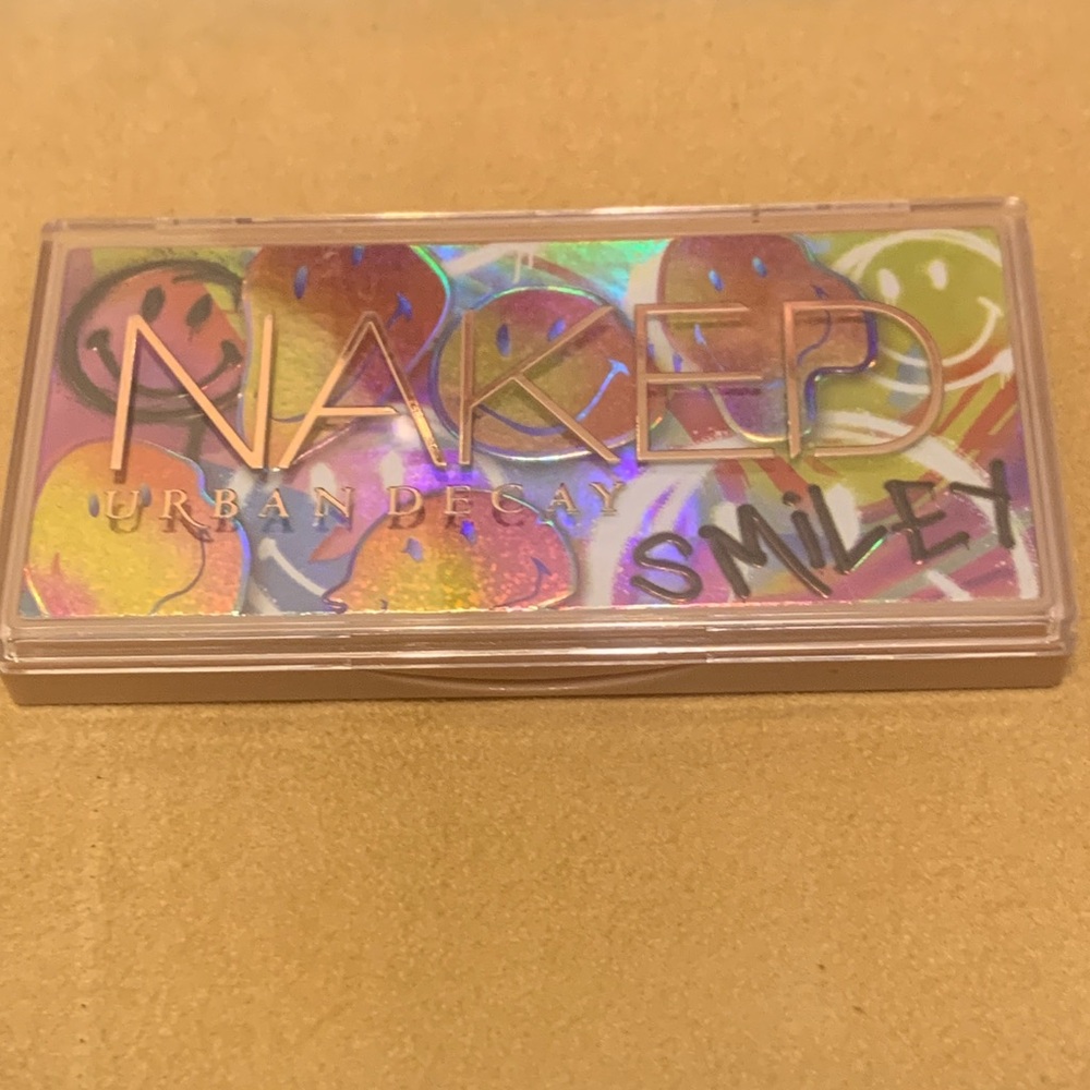 Urban Decay Smiley Eyeshadow Palette - Vibrant Hues